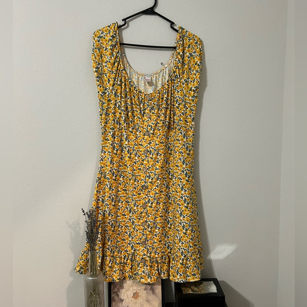 No Boundaries Yellow Floral Dress, Size: XXL / 19, Lightly Worn